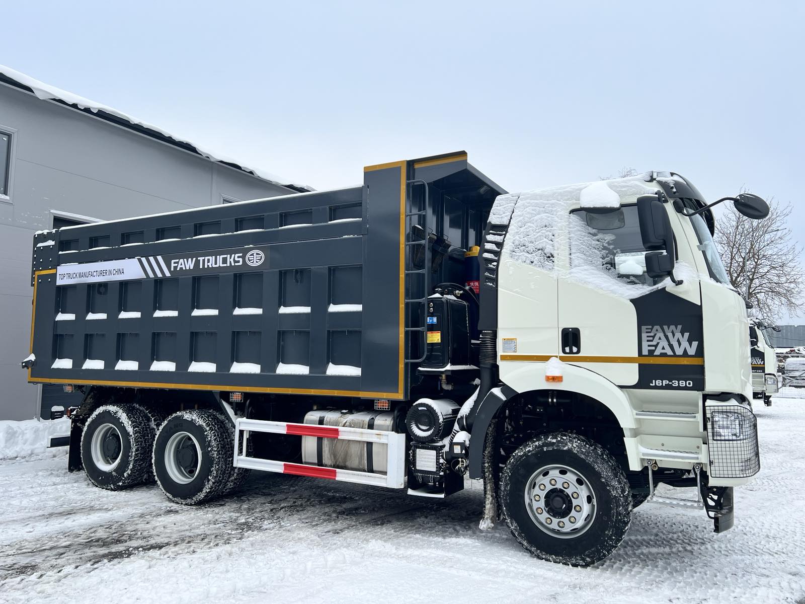 Самосвал 6х4 J6 СА3250