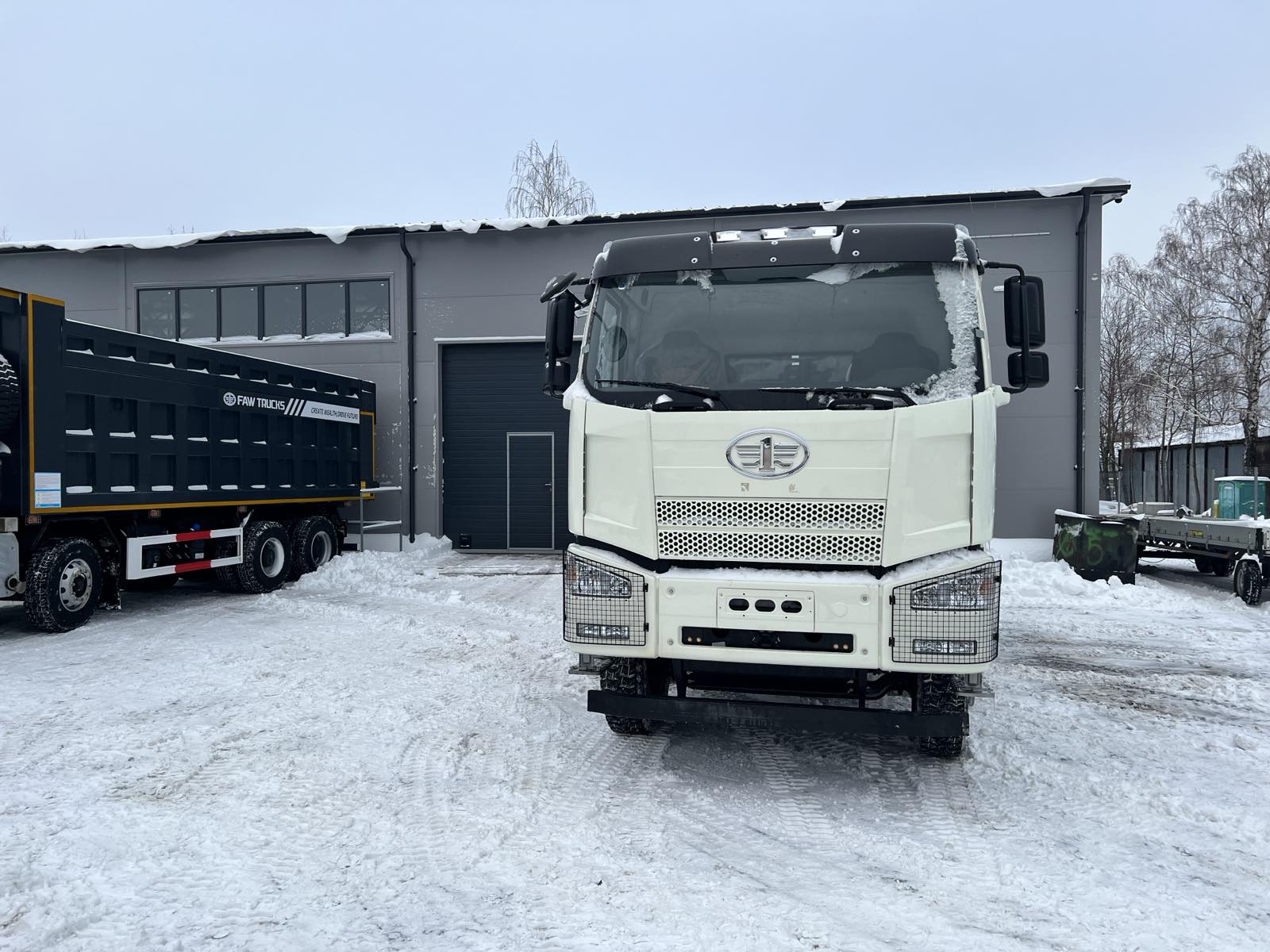 Самосвал 6х4 J6 СА3250