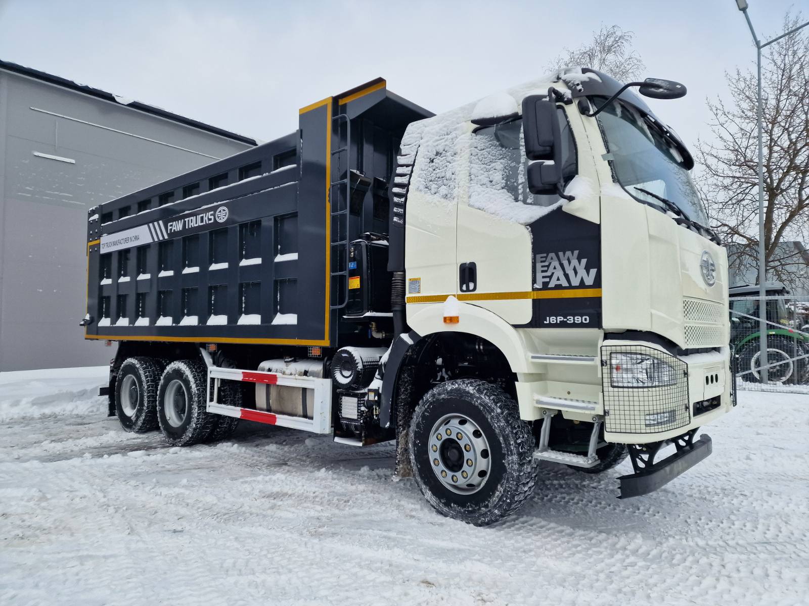 Самосвал 6х4 J6 СА3250