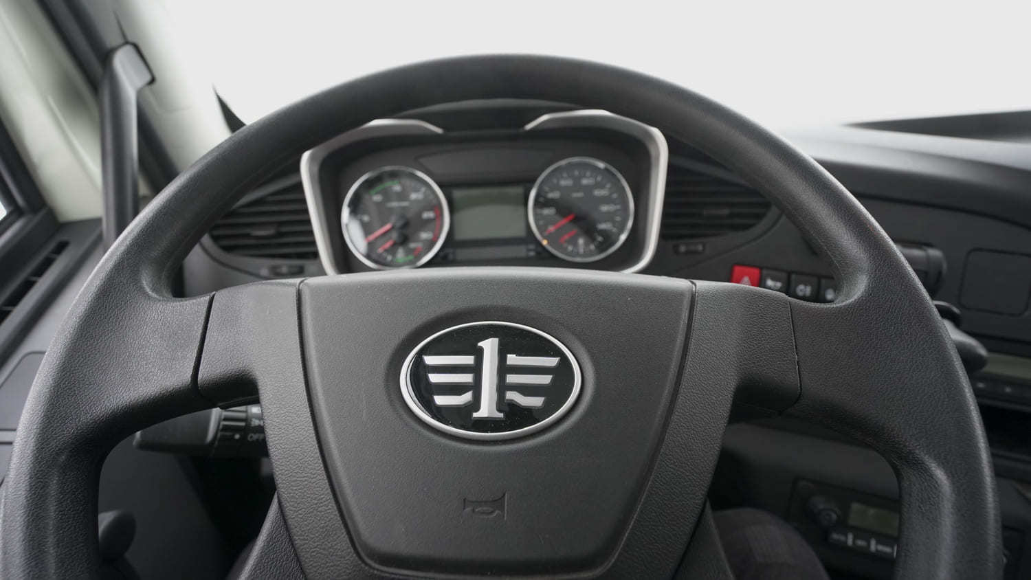 Самосвал 6х4 J6 СА3250