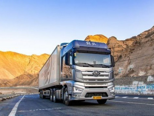 Старт продаж тягача FAW J7