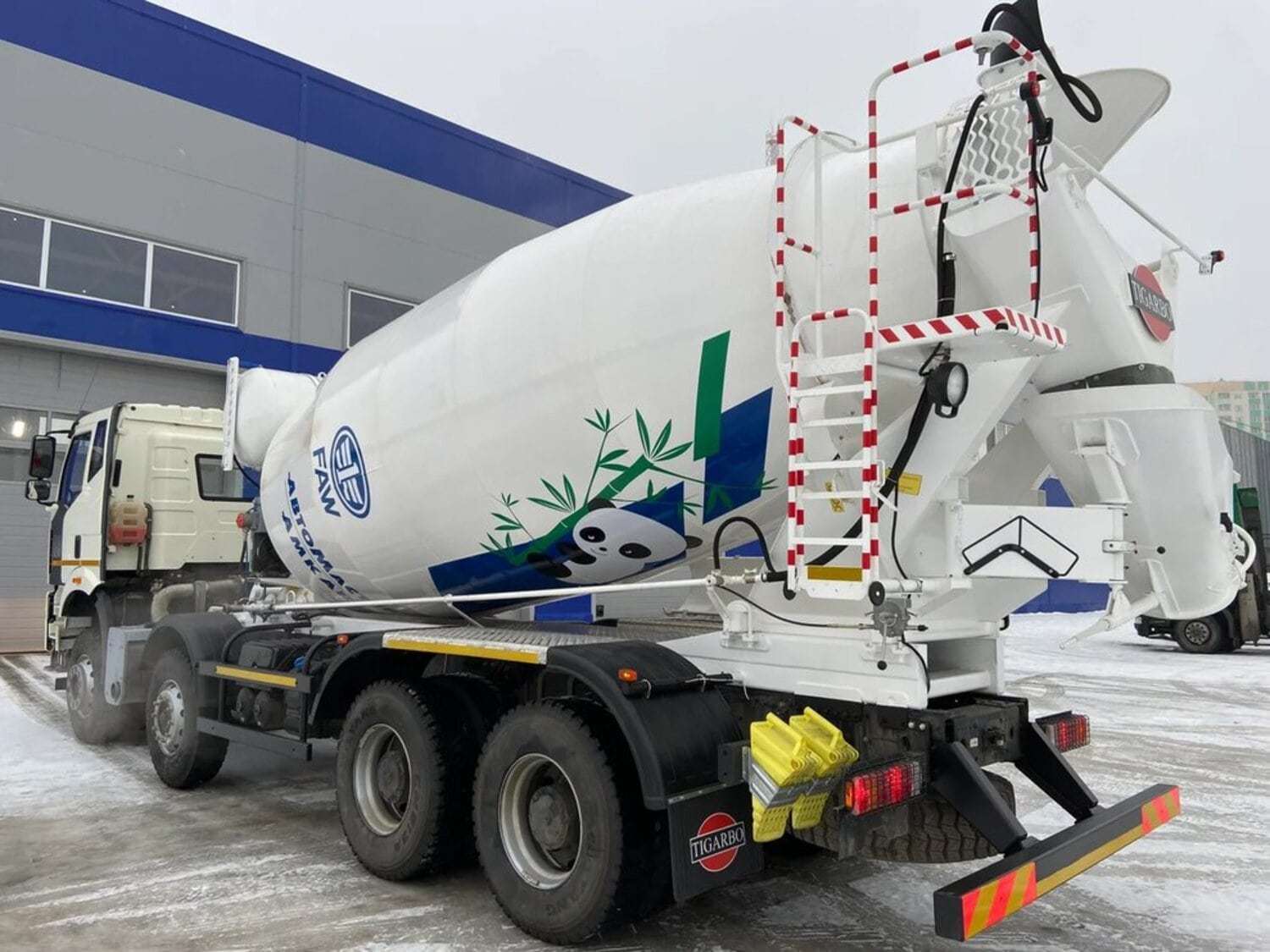 Автобетоносмеситель FAW 8х4 AMKAR