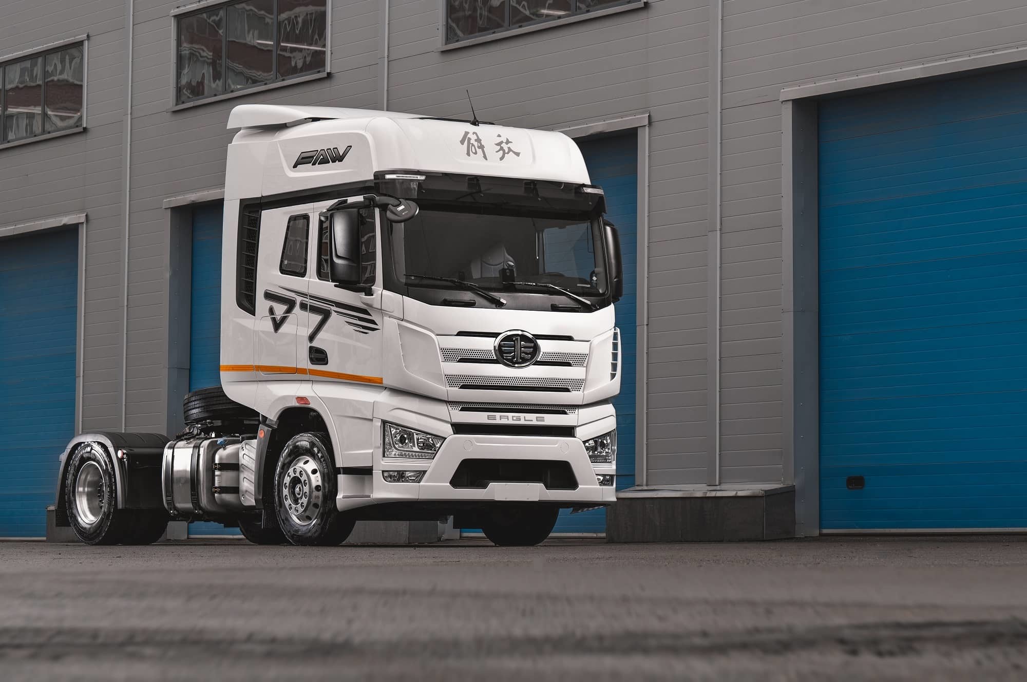 Тягач FAW J7 4Х2