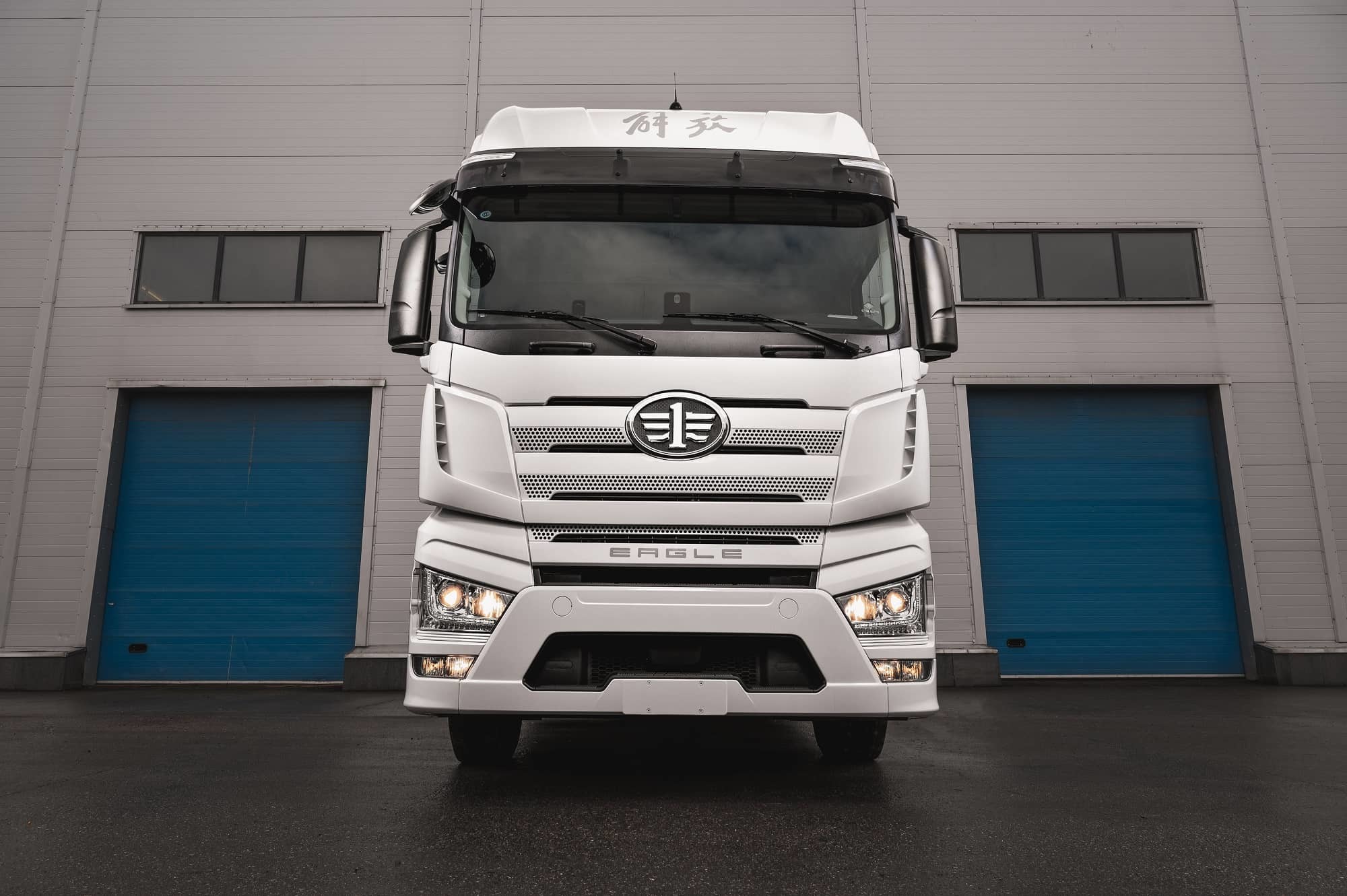 Тягач FAW J7 4Х2