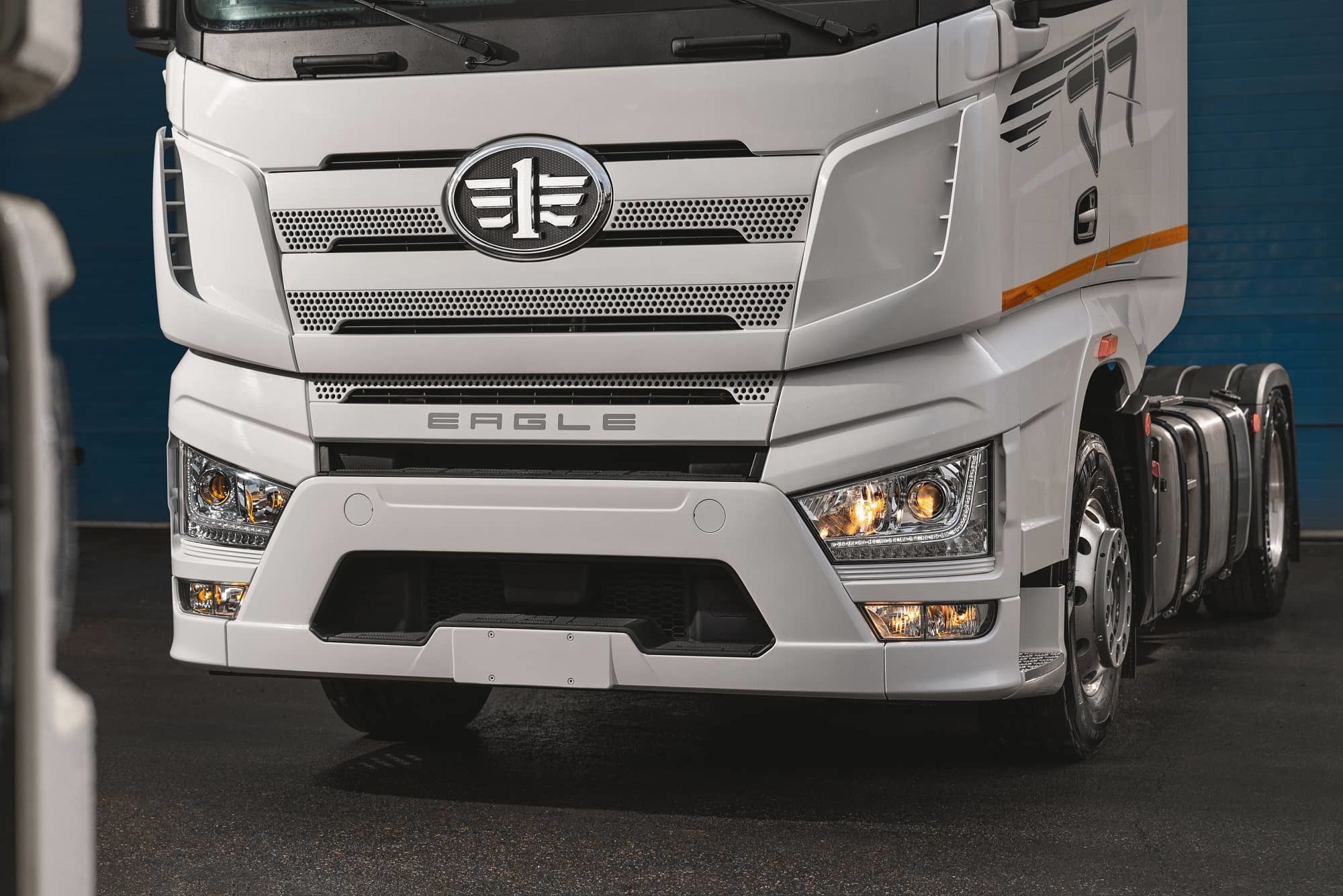 Тягач FAW J7 4Х2