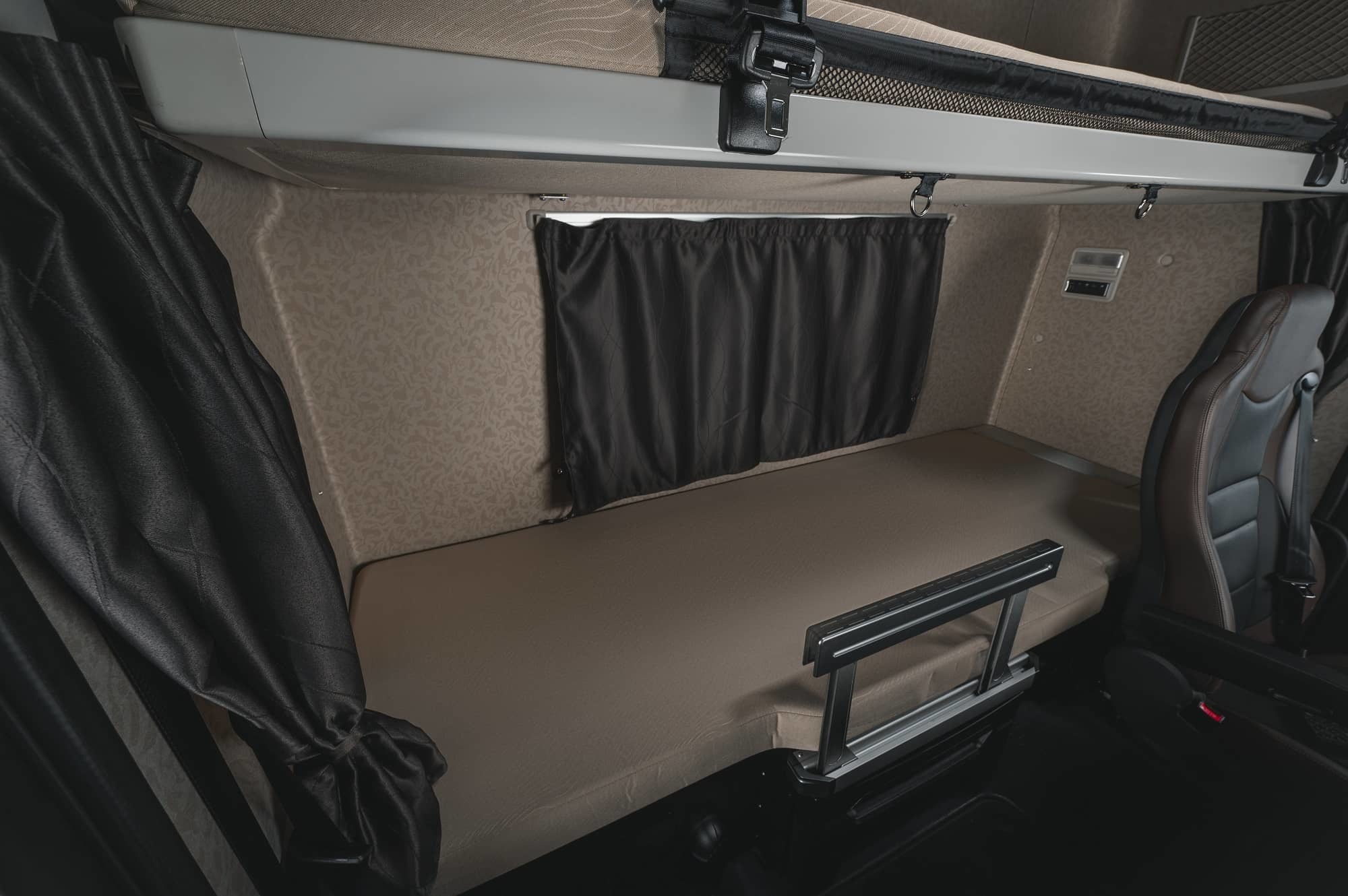 Тягач FAW J7 4Х2