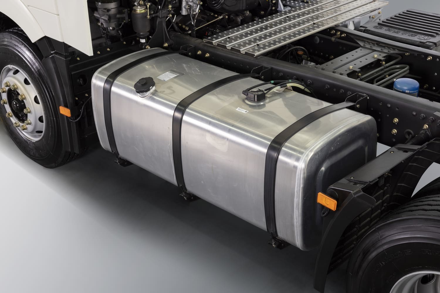 Тягач FAW J7 6х4